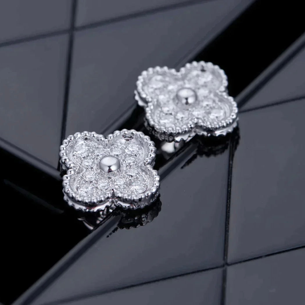[⭐Spark]CLOVER 1 MOTIFS DIAMOND STUD EARRINGS SILVER