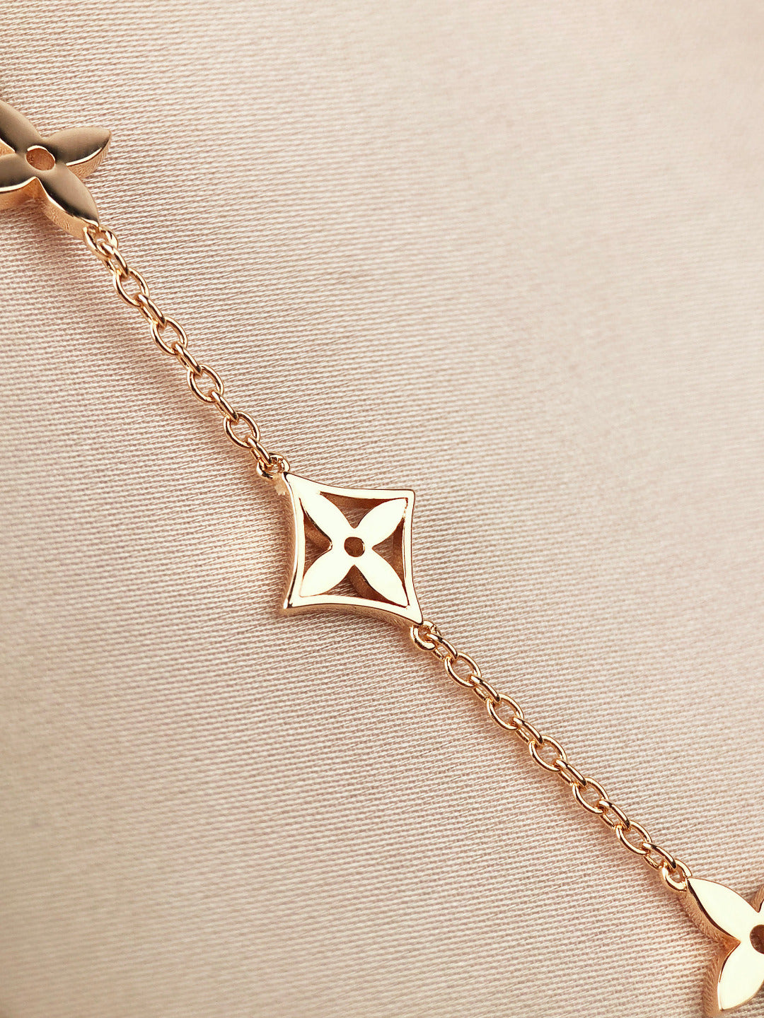 [⭐Spark]STAR AND SUN 7 MOTIFS GOLD BRACELET