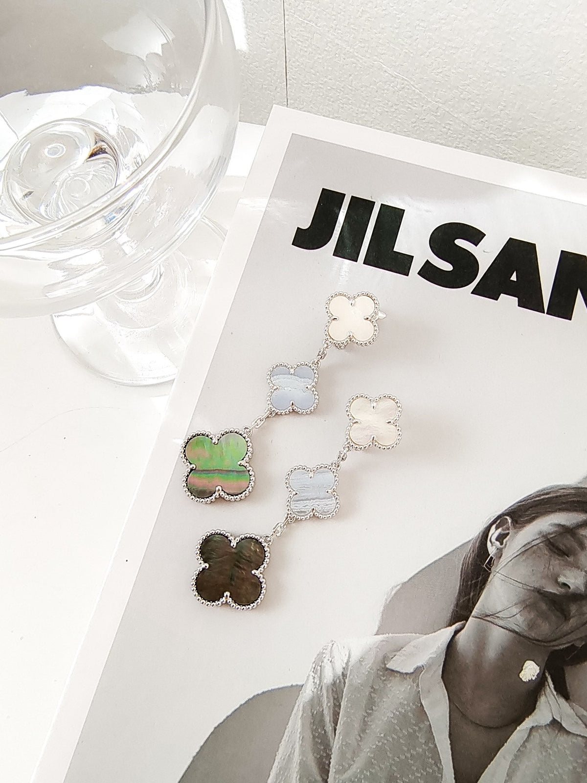 [⭐Spark]CLOVER 3 MOTIFS CHALCEDONY DARK MOP SILVER EARRINGS