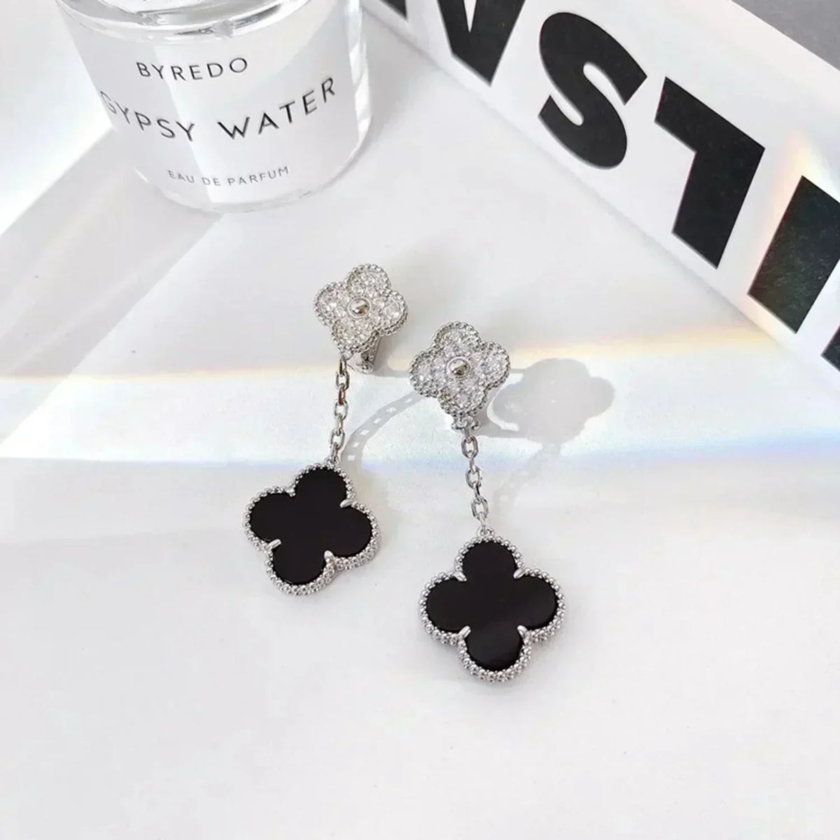 [⭐Spark]CLOVER 2 MOTIFS  DIAMOND ONYX EARRINGS SILVER