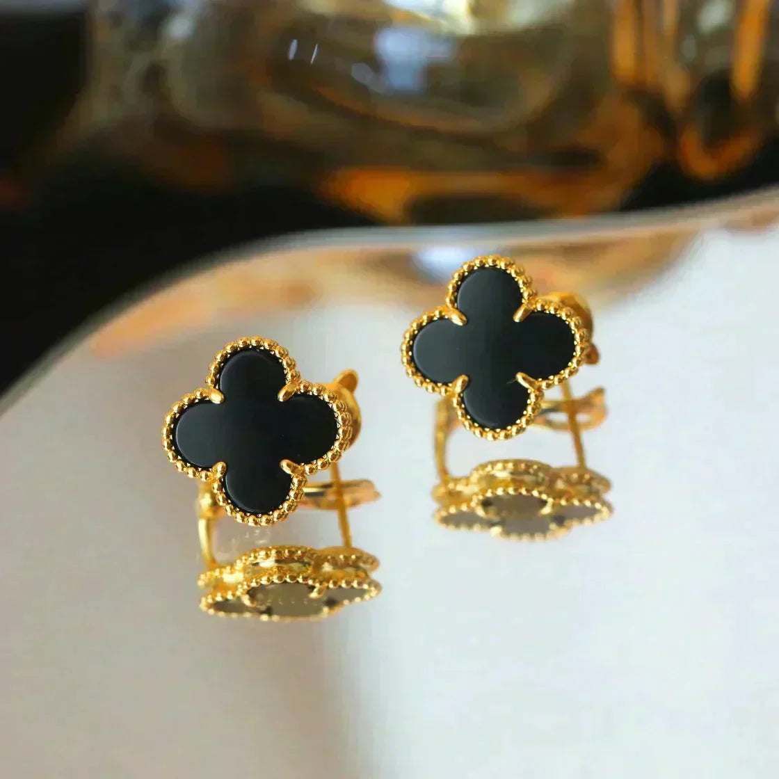 [⭐Spark]CLOVER MEDIUM 1 MOTIFS  ONYX STUD EARRINGS