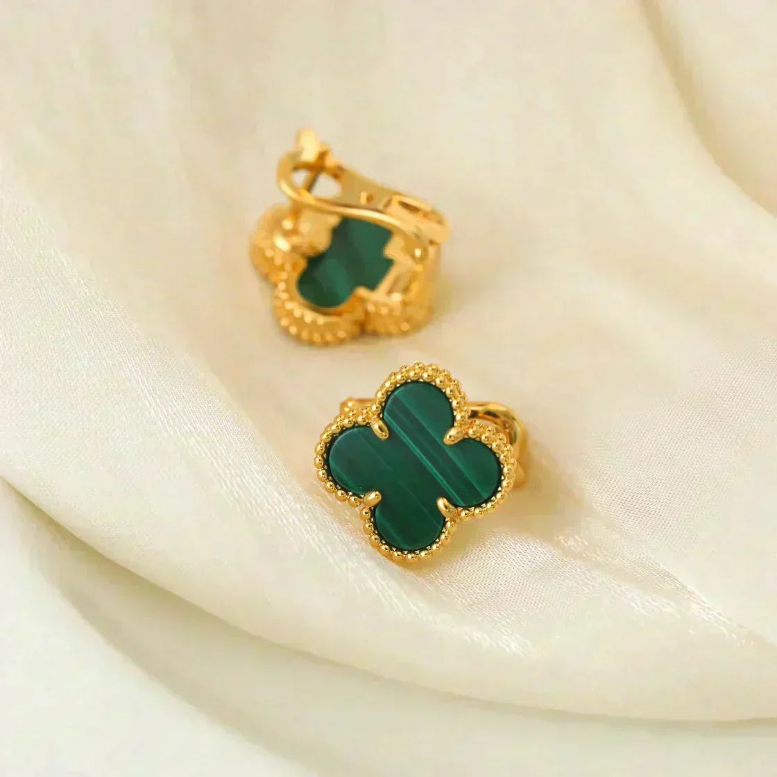 [⭐Spark]CLOVER MEDIUM 1 MOTIFS MALACHITE  EARRINGS