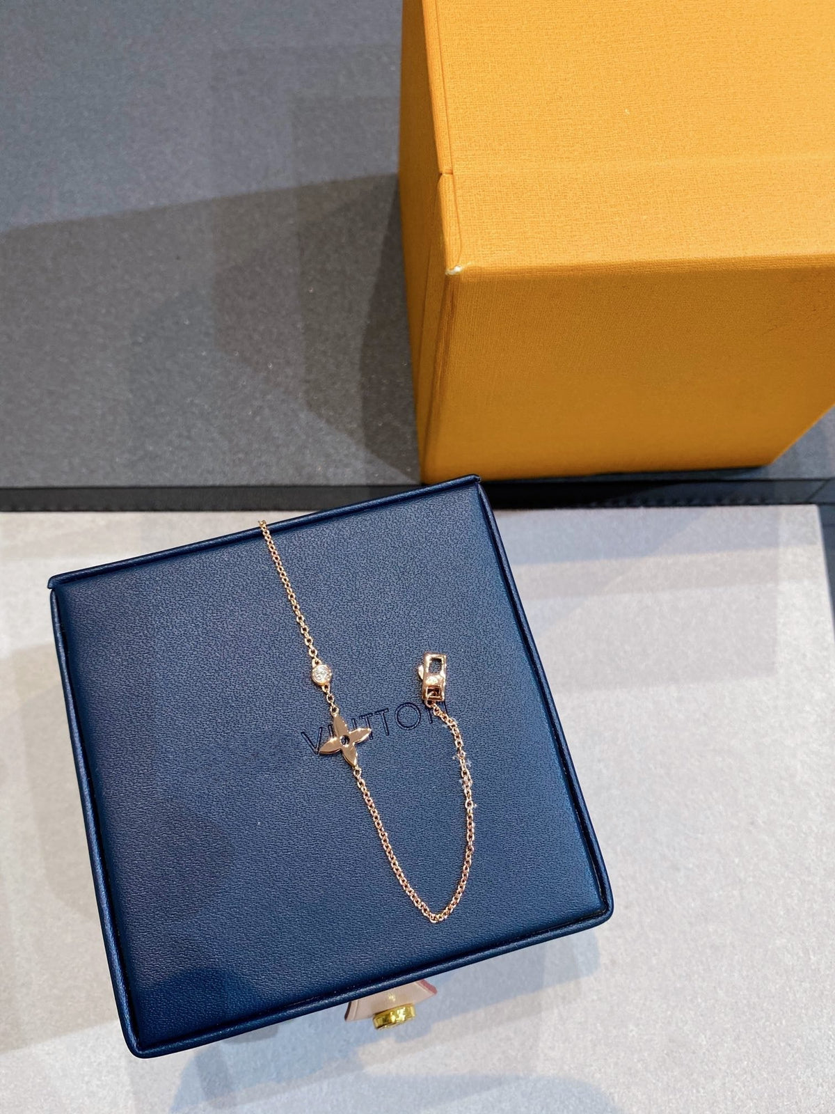[⭐Spark]STAR DIAMOND PINK GOLD BRACELET