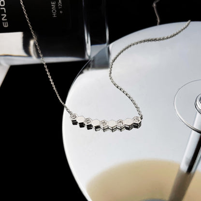 [⭐Spark]BEE MY LOVE DIAMOND NECKLACE