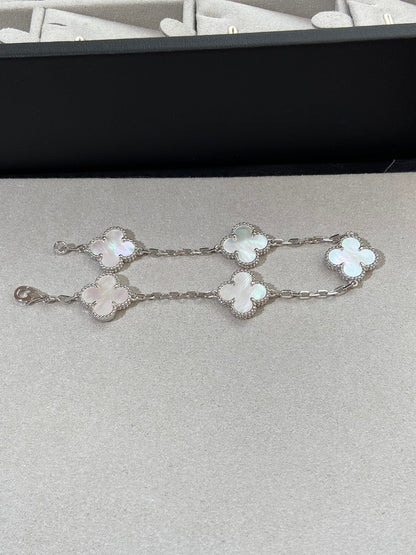 [⭐Spark]CLOVER WHITE PEARL MOP 5 MOTIF BRACELET COLLECTION