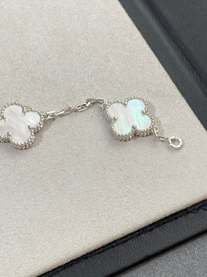 [⭐Spark]CLOVER WHITE PEARL MOP 5 MOTIF BRACELET COLLECTION
