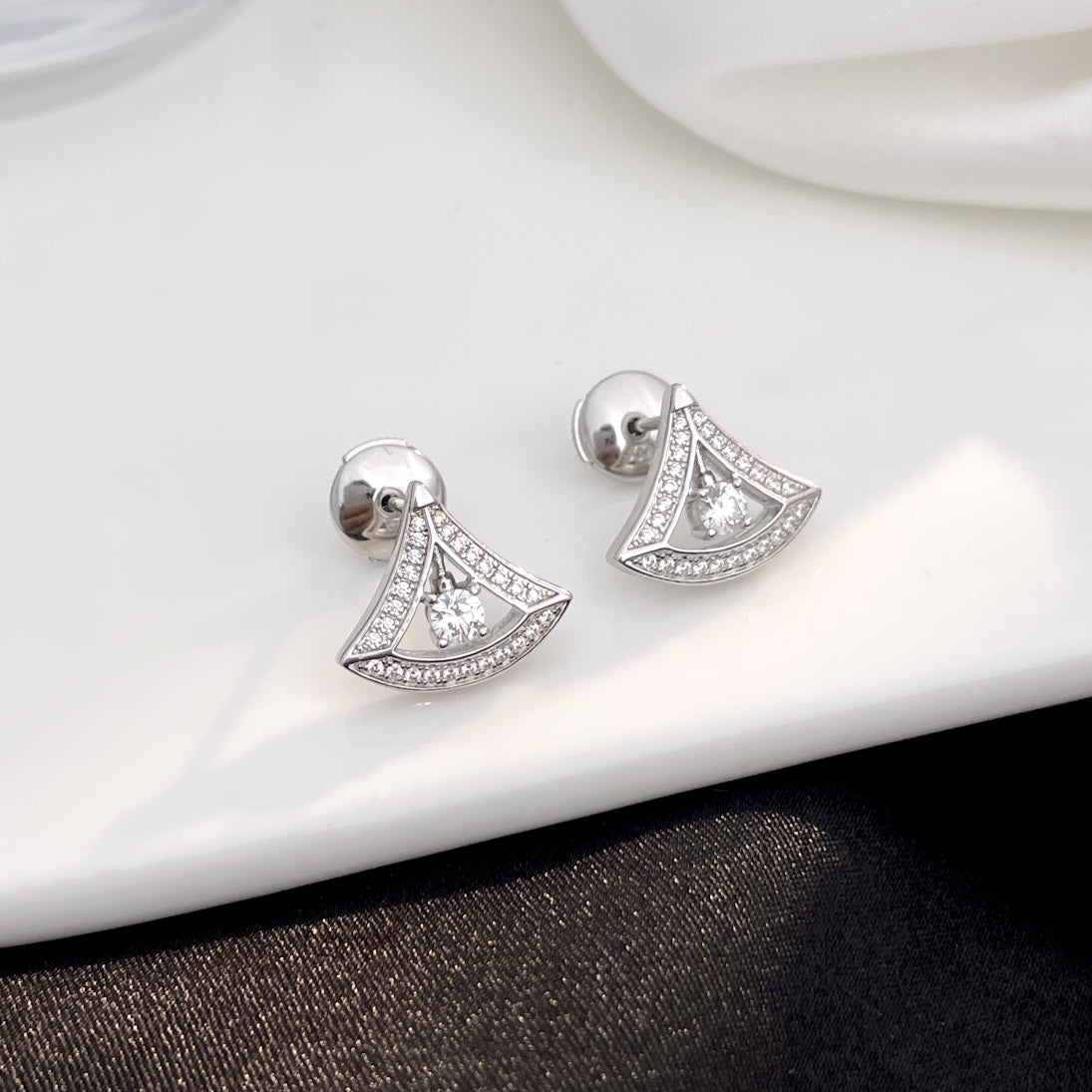 [⭐Spark]DREAM MINI DIAMOND STUD EARRINGS