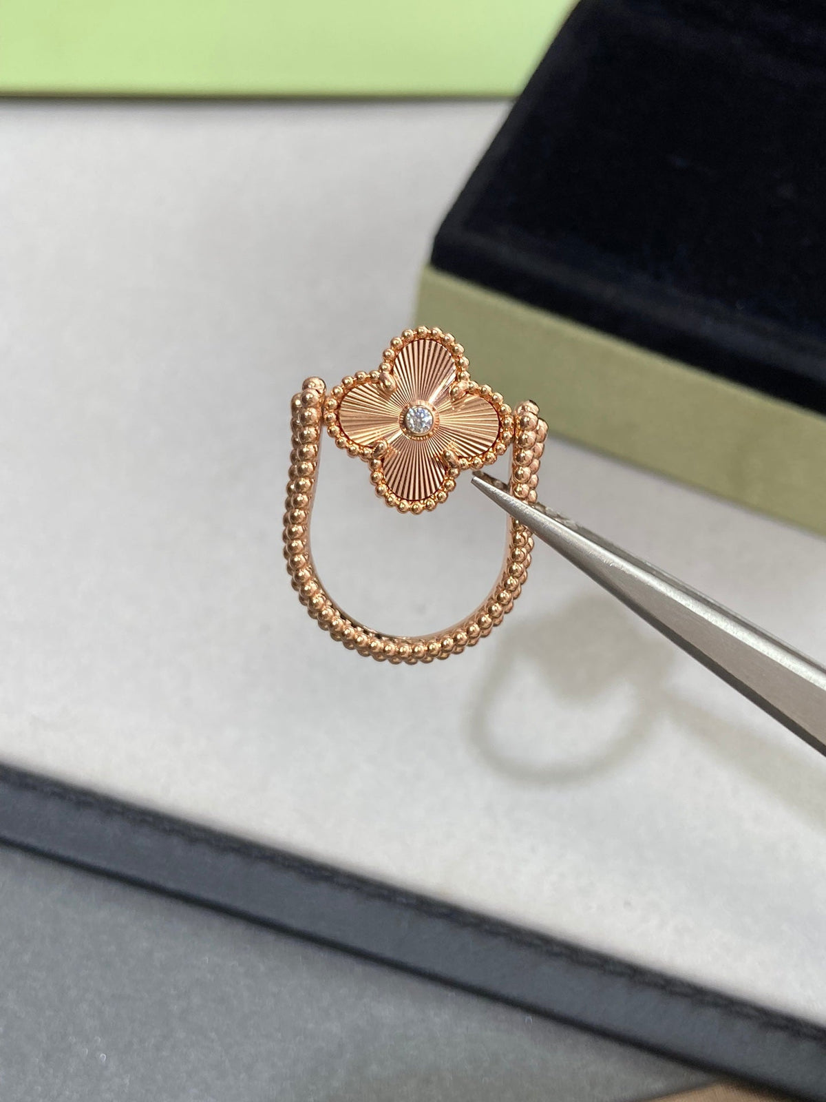 [⭐Spark]CLOVER RIVERSIBLE ROSE GOLD RING