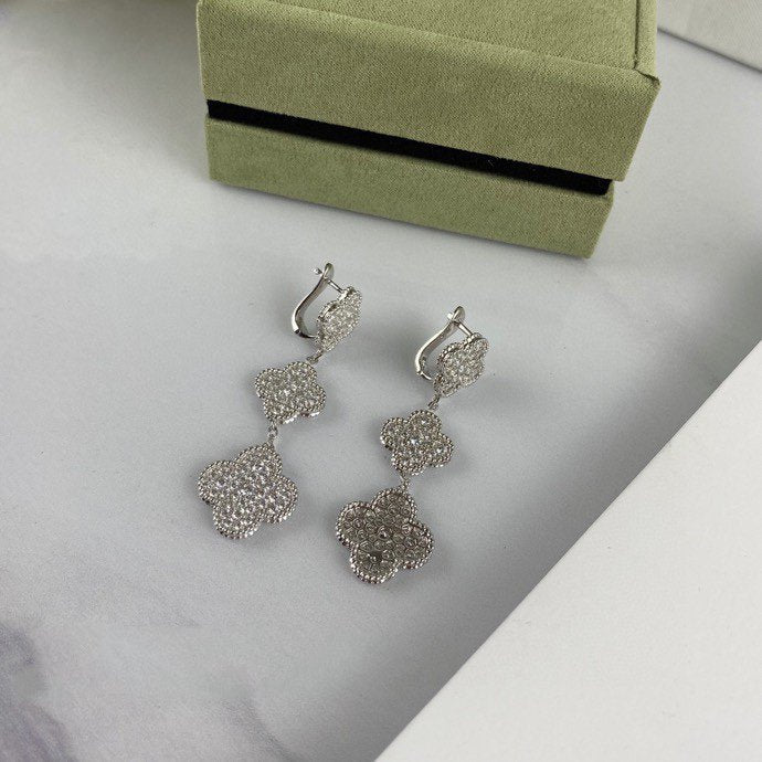 [⭐Spark]CLOVER 3 MOTIF DIAMOND SILVER DROP EARRINGS