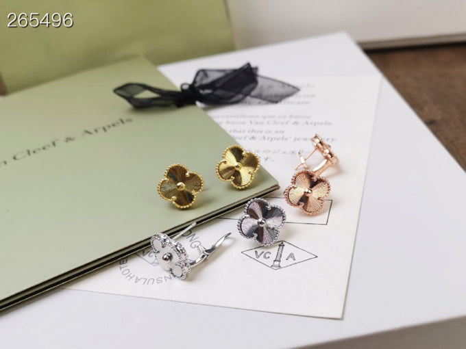 [⭐Spark]CLOVER MEDIUM STUD EARRINGS