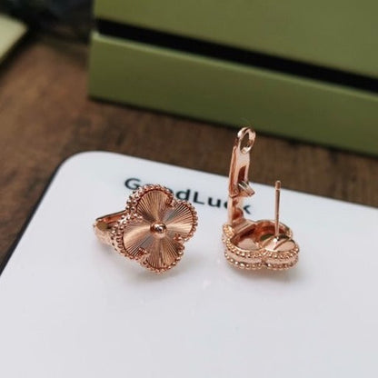 [⭐Spark]CLOVER MEDIUM STUD EARRINGS