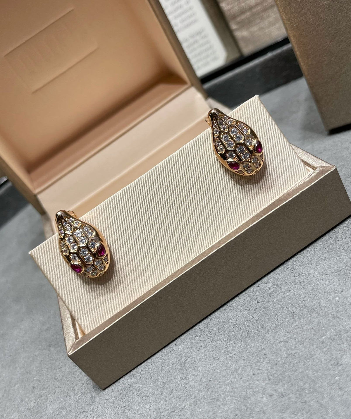 [⭐Spark]SERPENT DIAMOND STUD EARRINGS