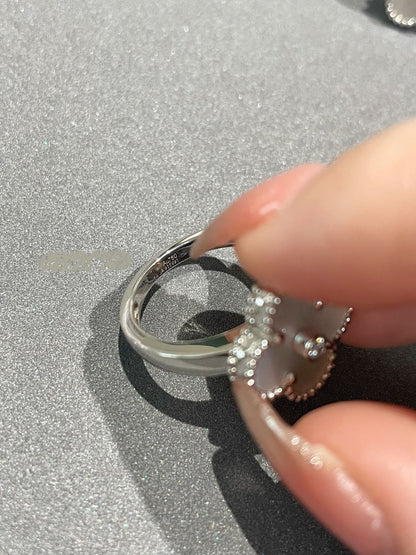 [⭐Spark]CLOVER SILVER MOP DIAMOND RING