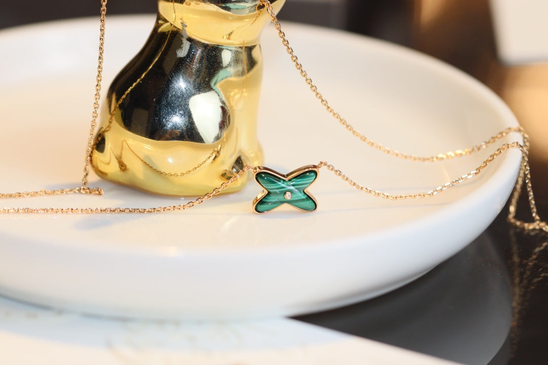 [⭐Spark]JEUX MALACHITE 1 DIAMOND PINK GOLD NECKLACE