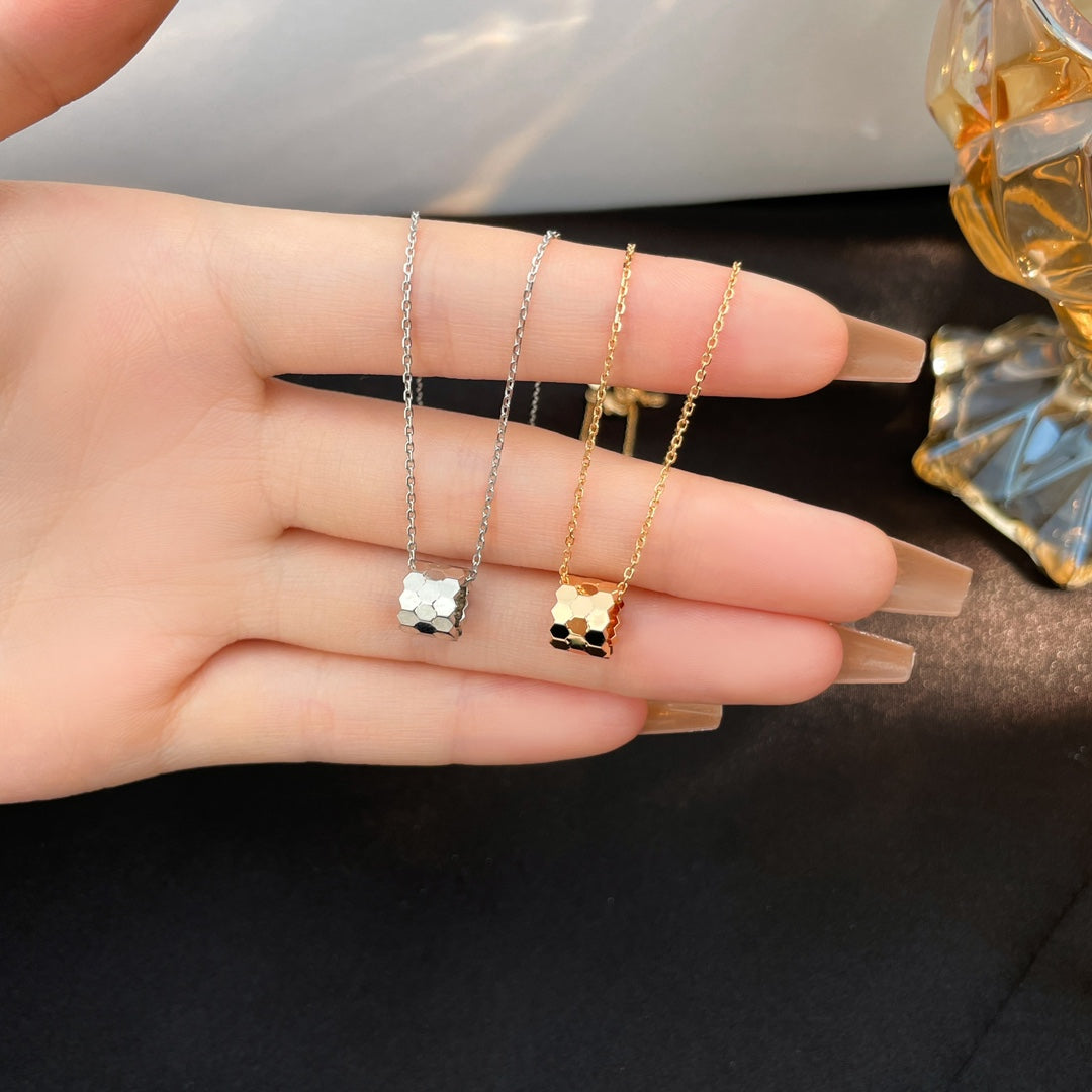 [⭐Spark]BEE MINI NECKLACE