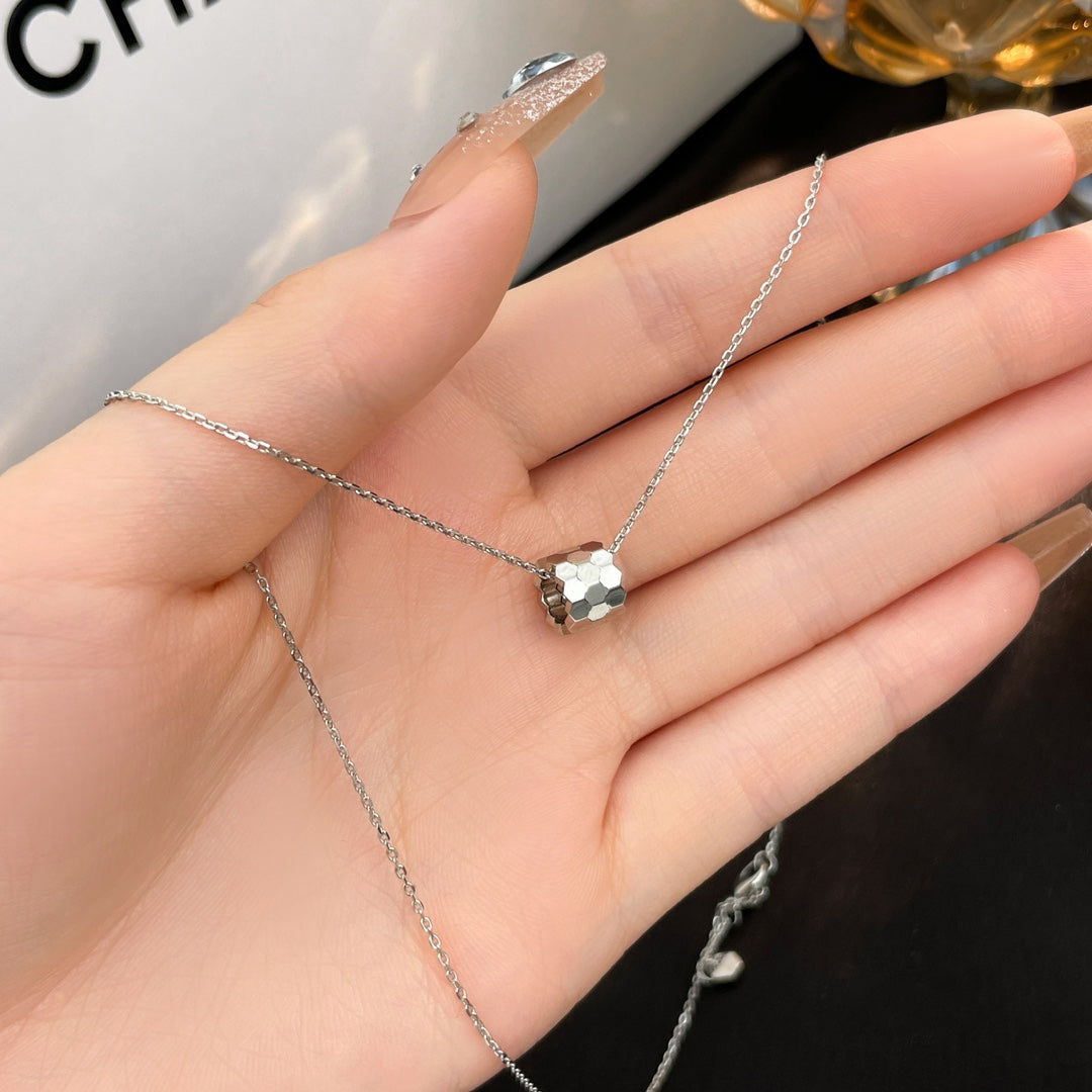 [⭐Spark]BEE MINI NECKLACE