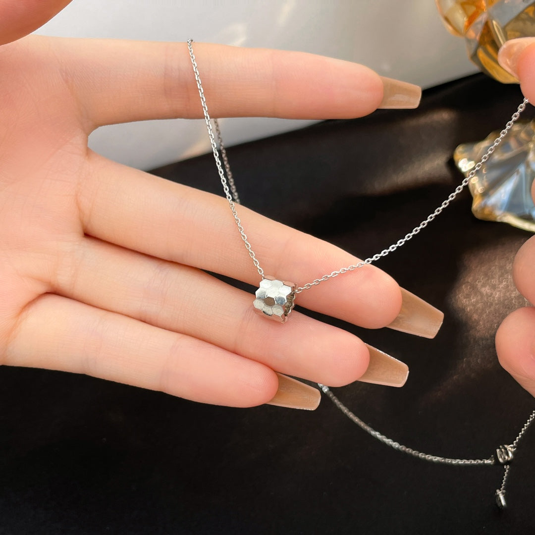 [⭐Spark]BEE MINI NECKLACE