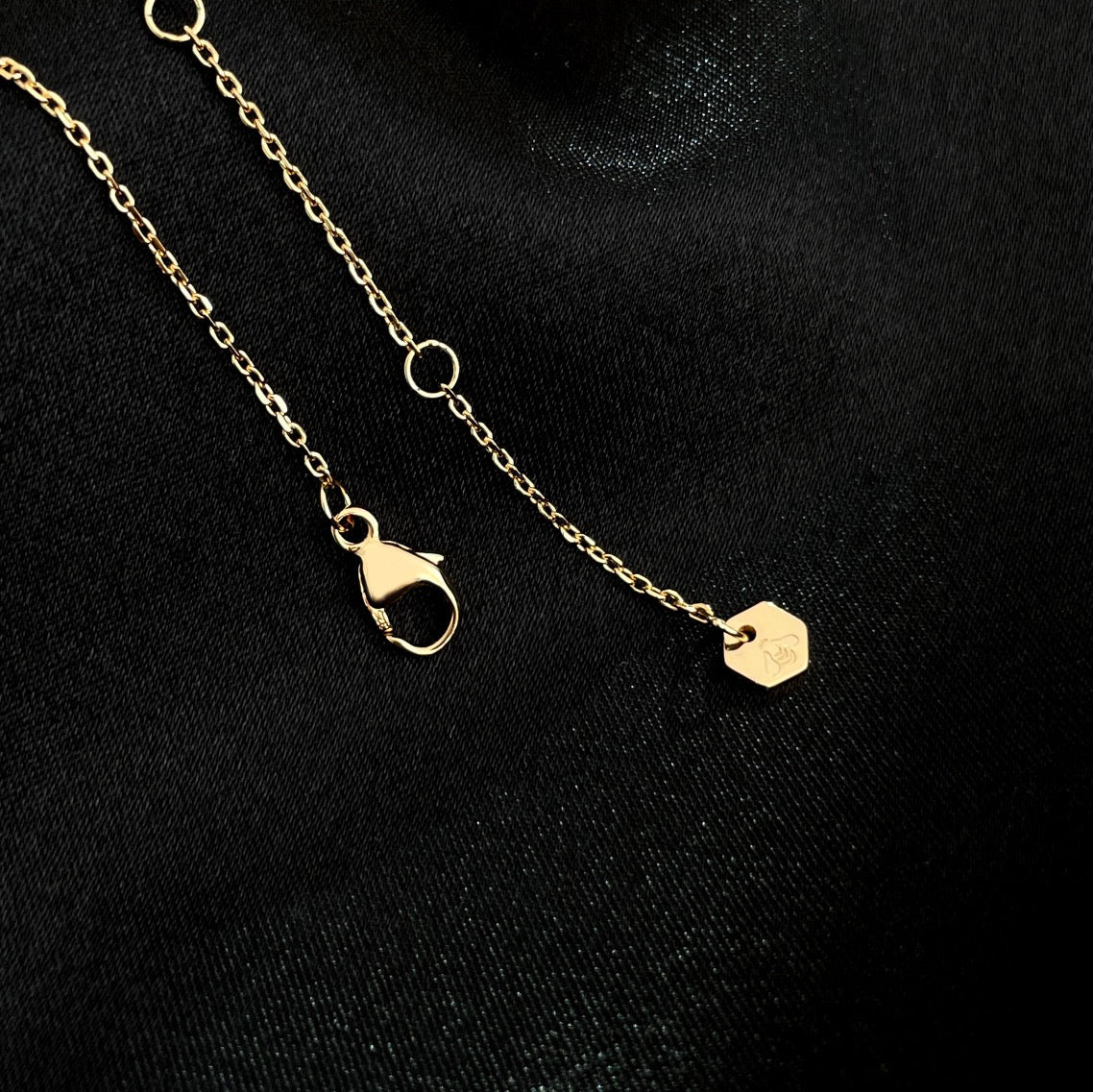 [⭐Spark]BEE MINI NECKLACE
