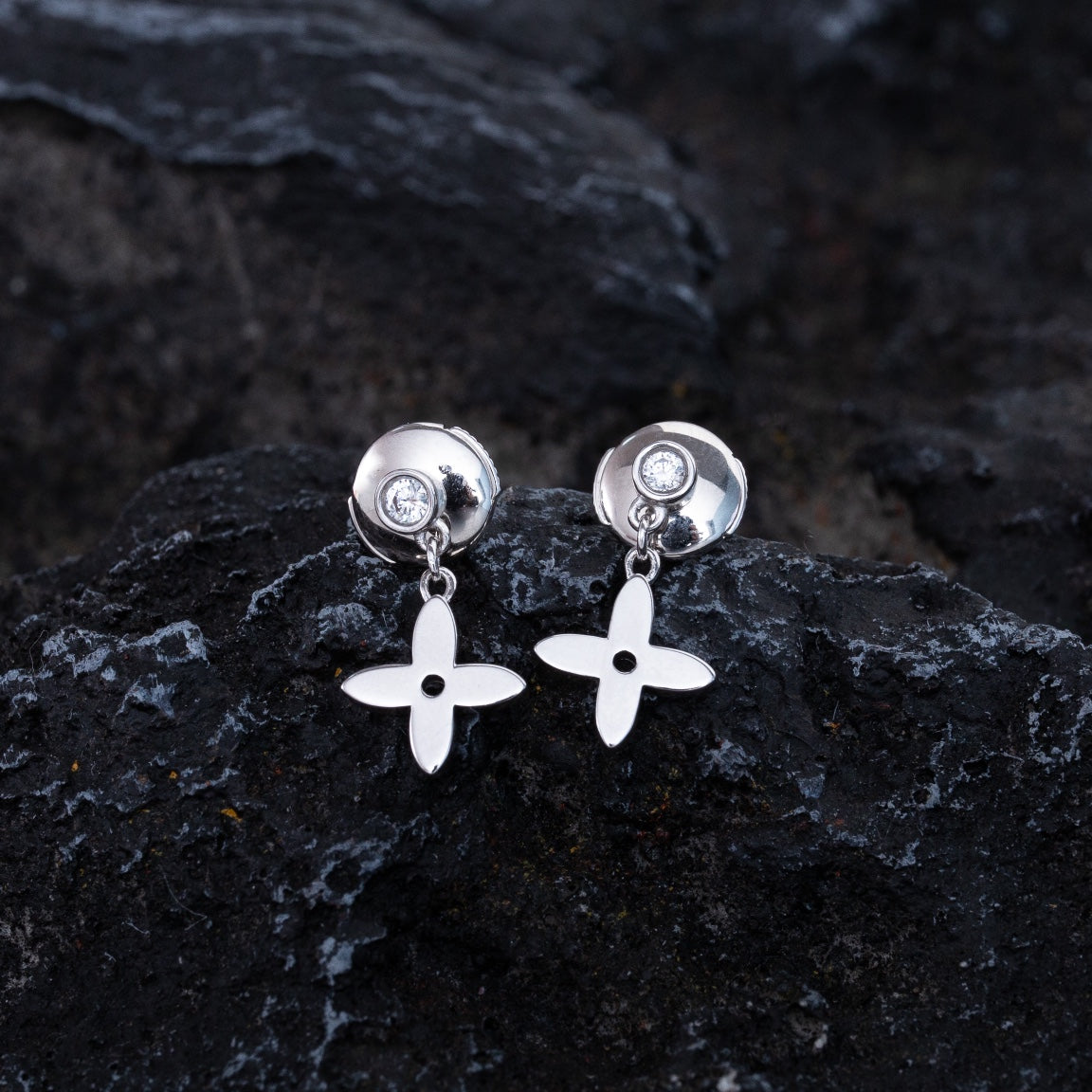 [⭐Spark]VIDYLLE SILVER DIAMOND MINI DROP EARRINGS