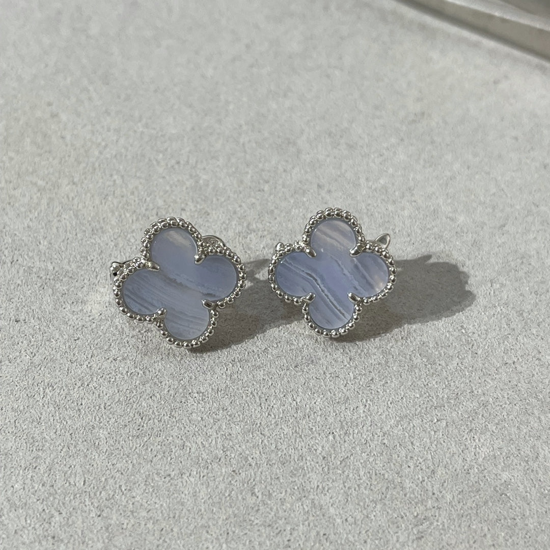 [⭐Spark]CLOVER CHALCEDONY SILVER STUD EARRINGS
