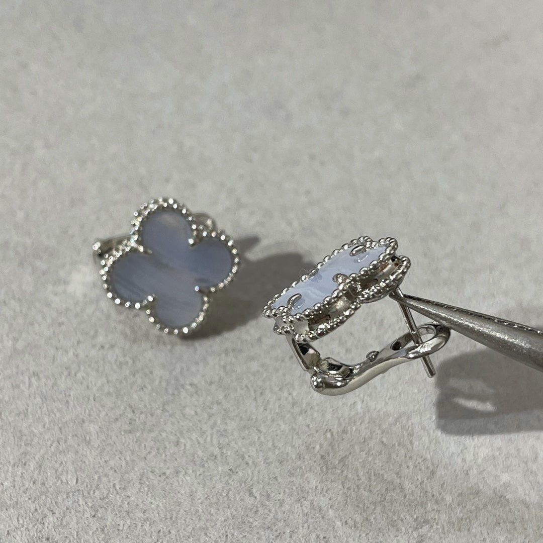[⭐Spark]CLOVER CHALCEDONY SILVER STUD EARRINGS