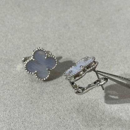 [⭐Spark]CLOVER CHALCEDONY SILVER STUD EARRINGS
