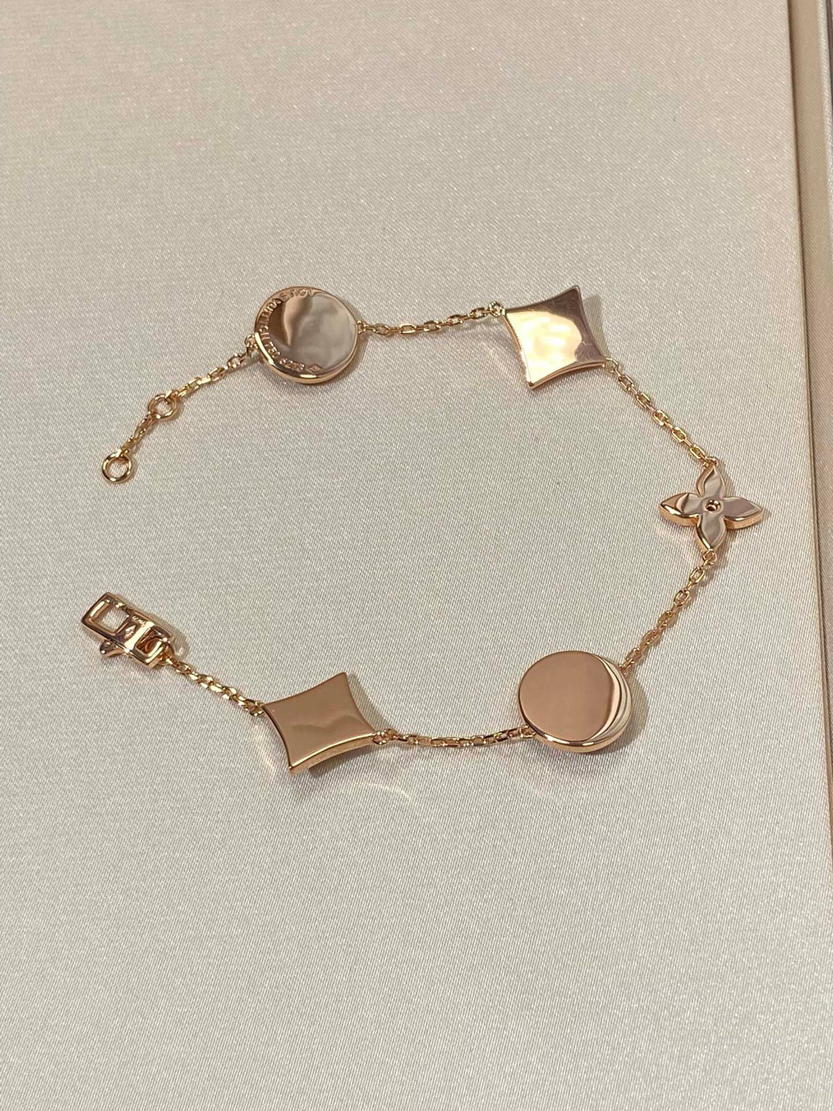 [⭐Spark]STAR AND SUN 5 MOTIF MOP PINK GOLD BRACELET