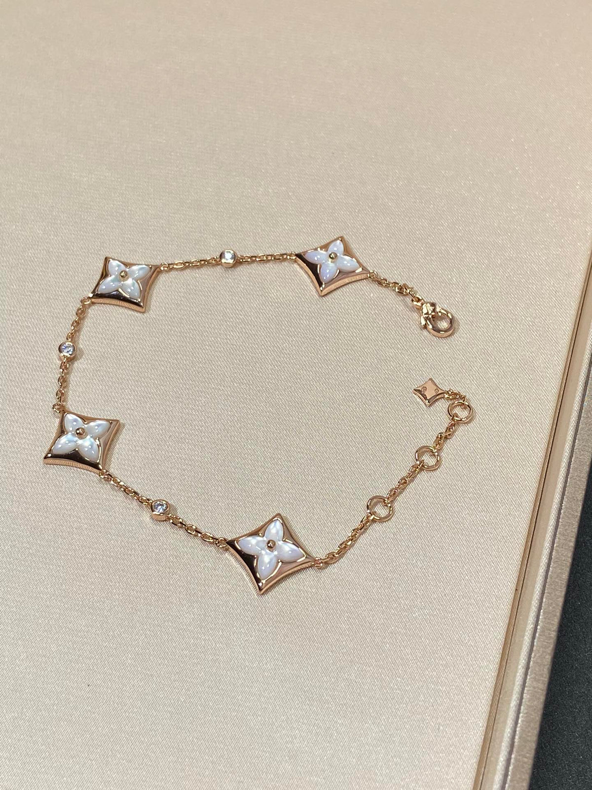 [⭐Spark]STAR 4 MOTIF MOP DIAMOND PINK GOLD BRACELET