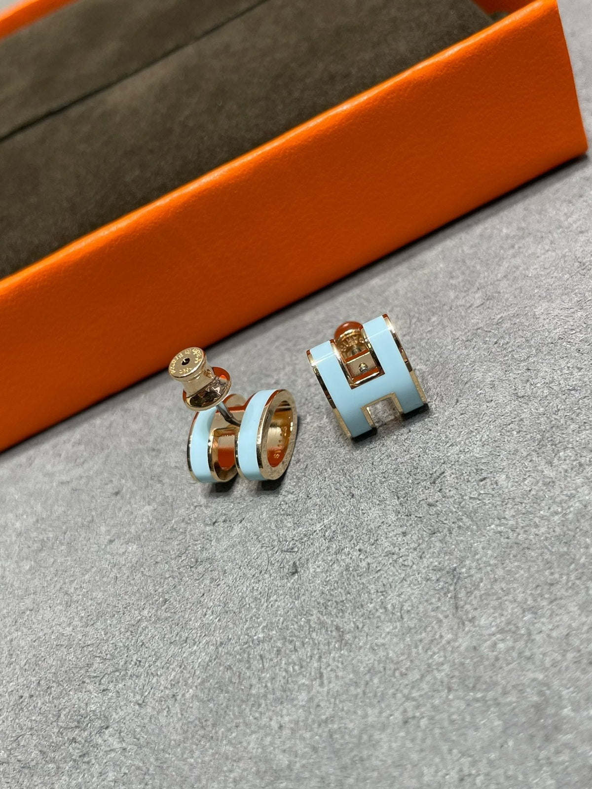 [⭐Spark]POP H SKY BLUE STUD EARRINGS