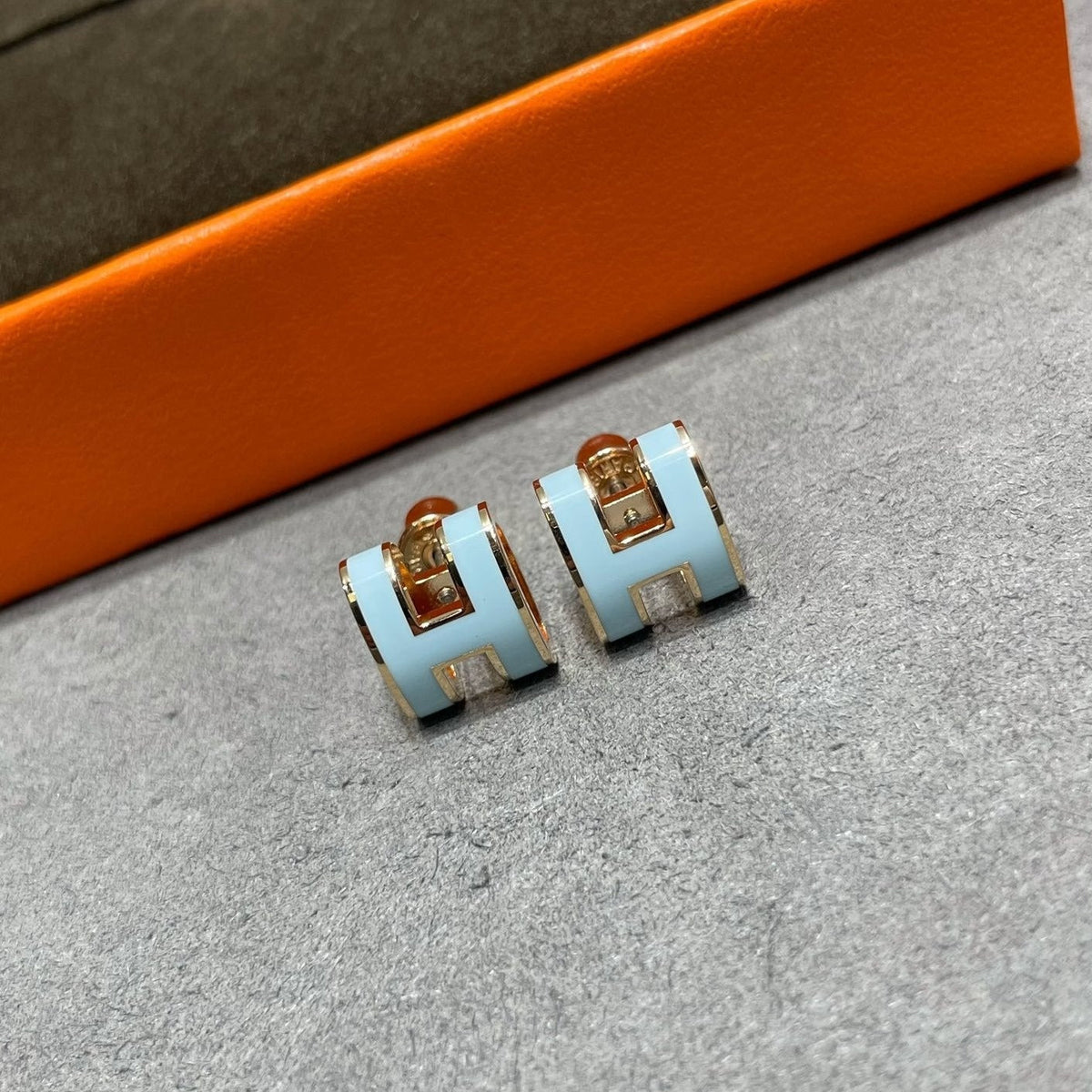 [⭐Spark]POP H SKY BLUE STUD EARRINGS