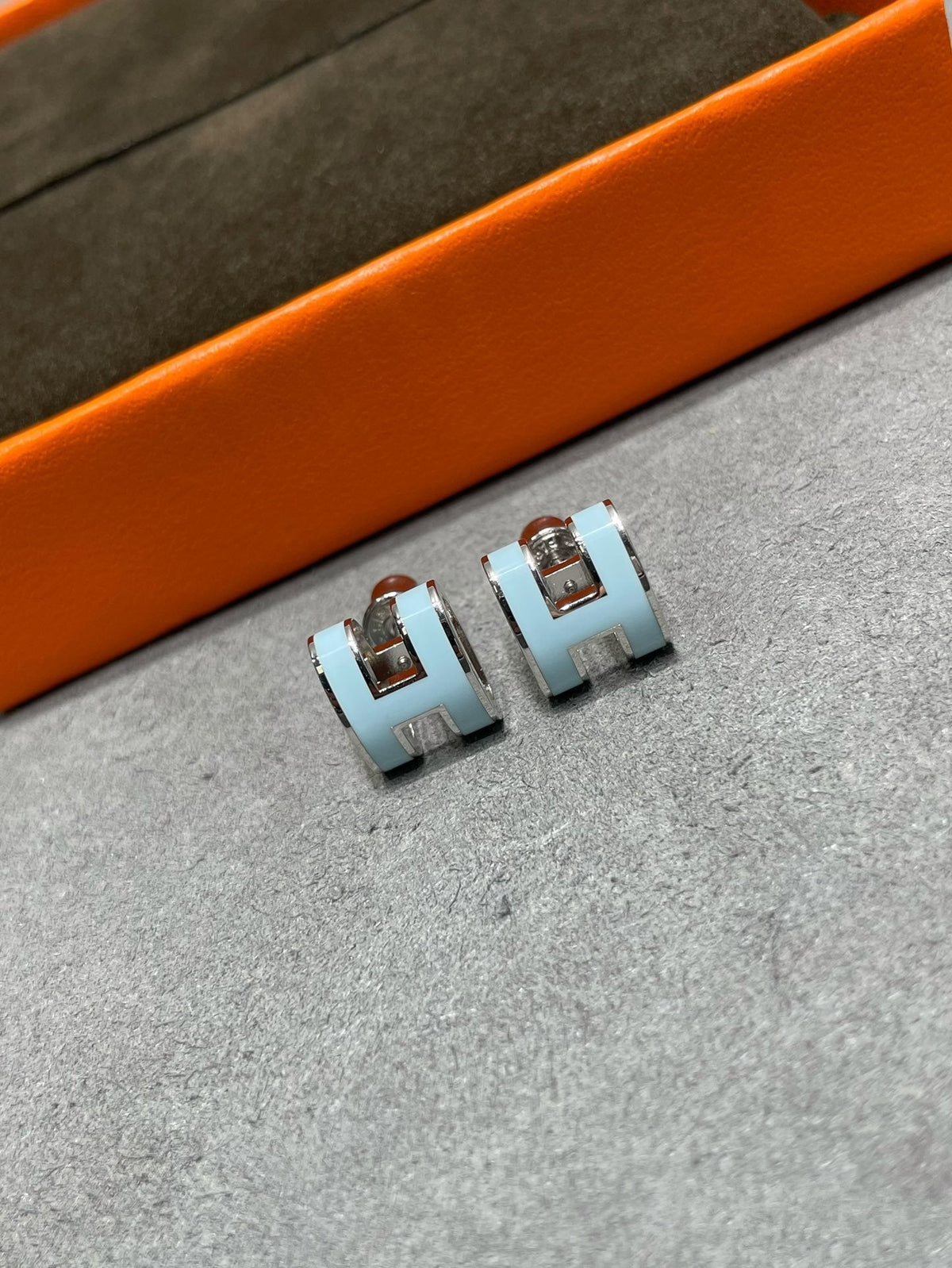 [⭐Spark]POP H SKY BLUE STUD EARRINGS