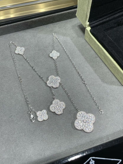 [⭐Spark]CLOVER 6 MOTIF DIAMOND PAVED NECKLACE