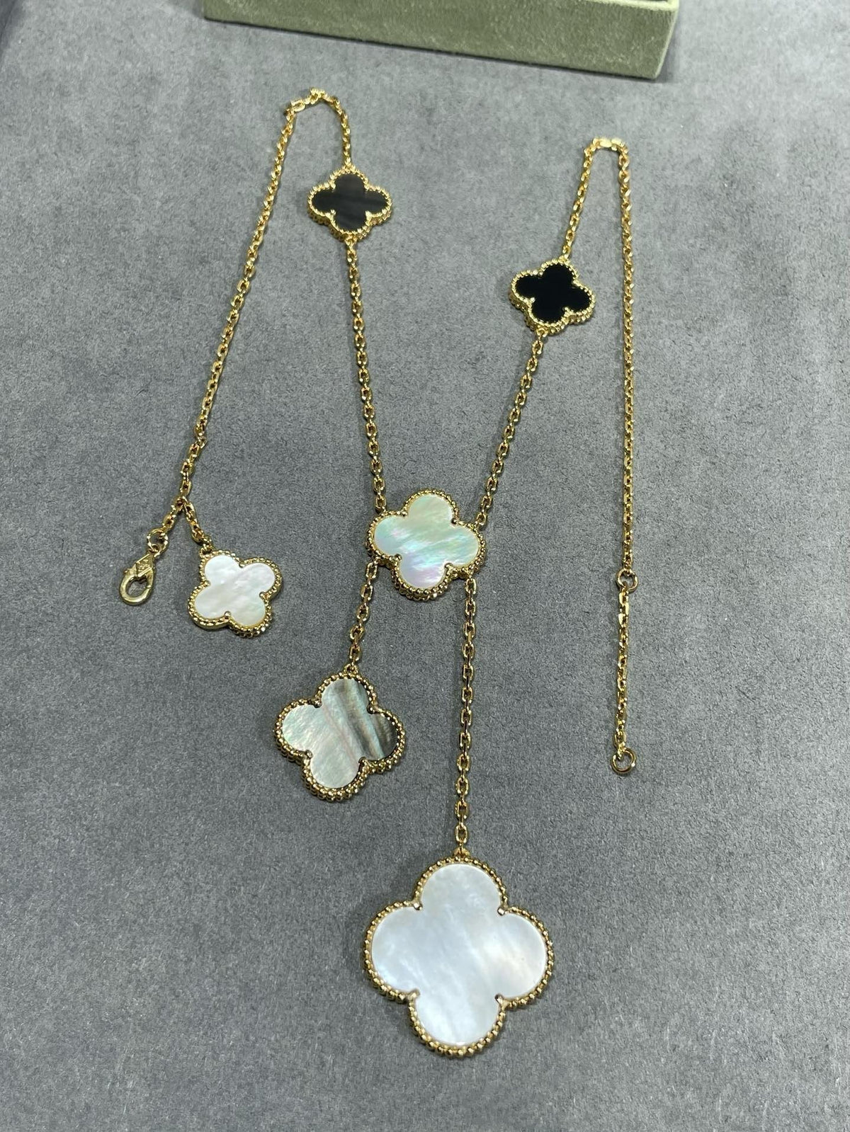 [⭐Spark]CLOVER 6 MOTIF MOP ONYX GOLD NECKLACE