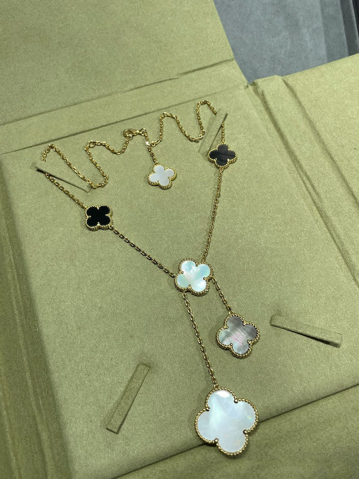 [⭐Spark]CLOVER 6 MOTIF MOP ONYX GOLD NECKLACE
