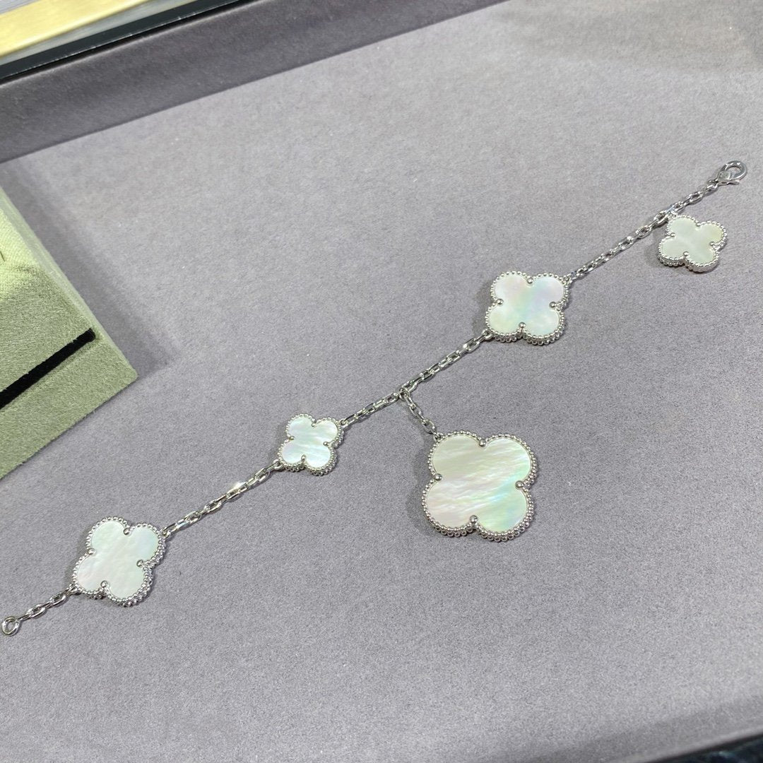 [⭐Spark]CLOVER 5 MOTIF WHITE MOP SILVER BRACELET