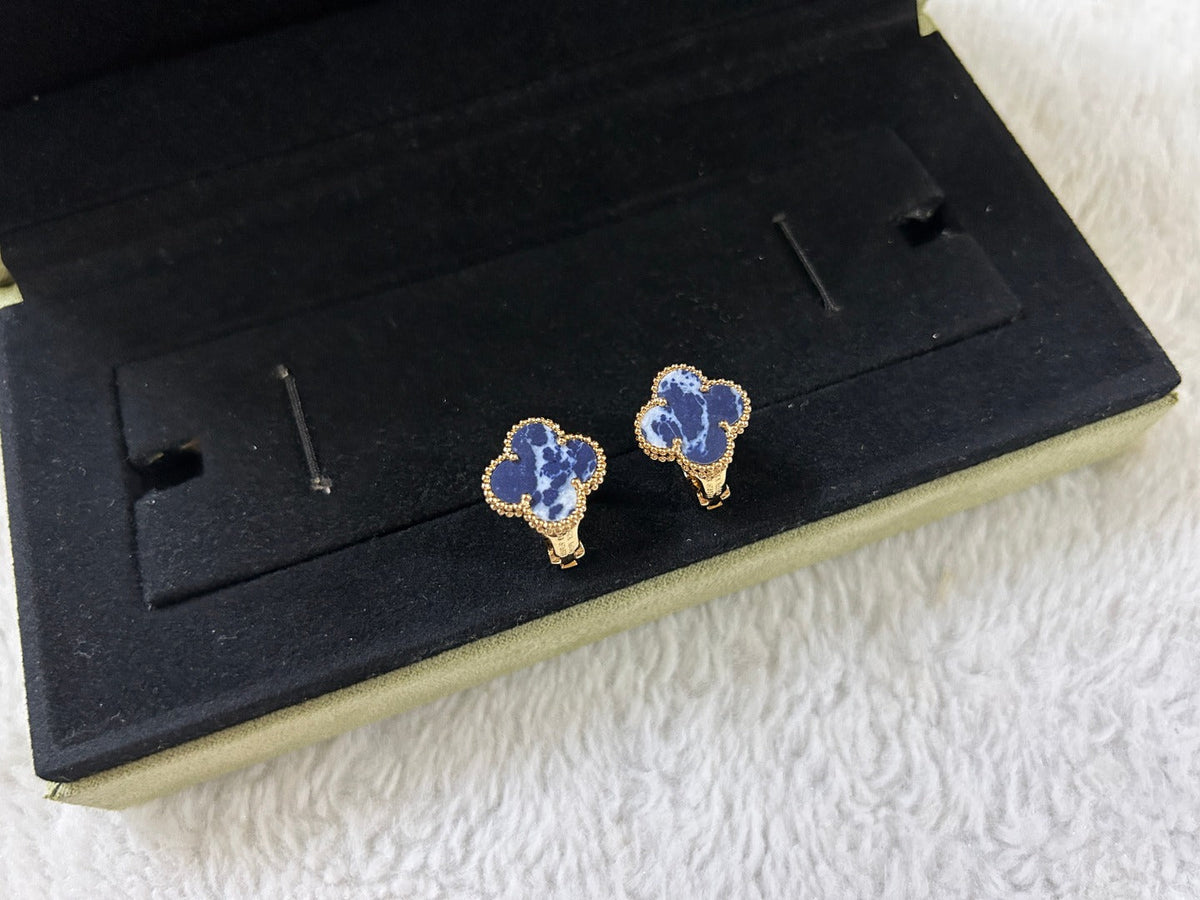 [⭐Spark]CLOVER PIETERSITE MEDIUM STUD EARRINGS