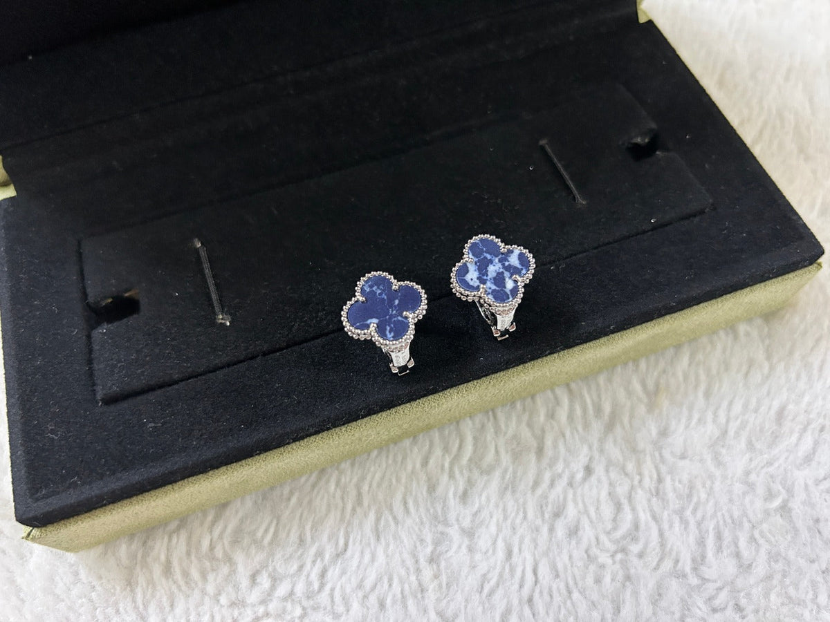 [⭐Spark]CLOVER PIETERSITE MEDIUM STUD EARRINGS