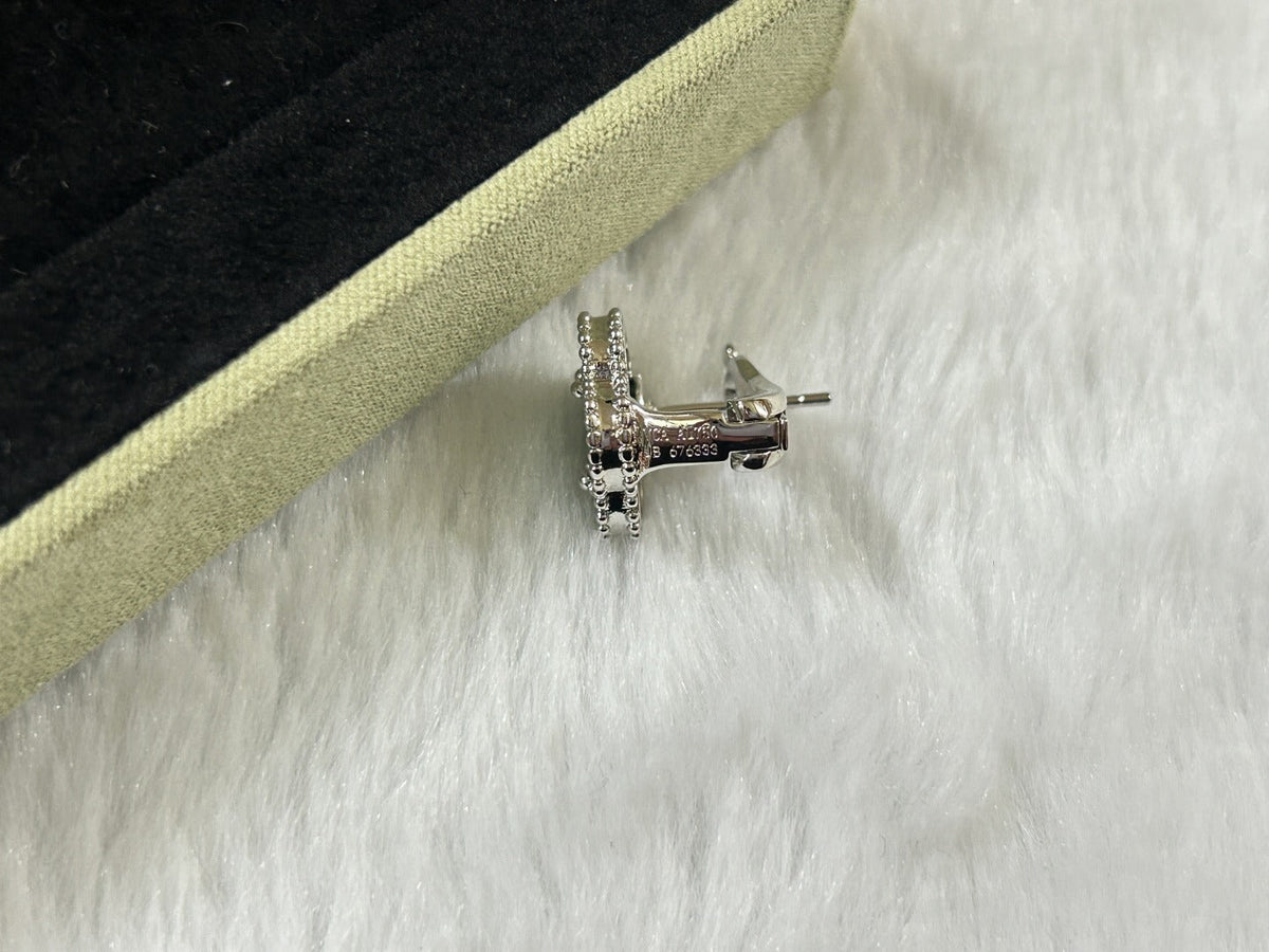 [⭐Spark]CLOVER PIETERSITE MEDIUM STUD EARRINGS