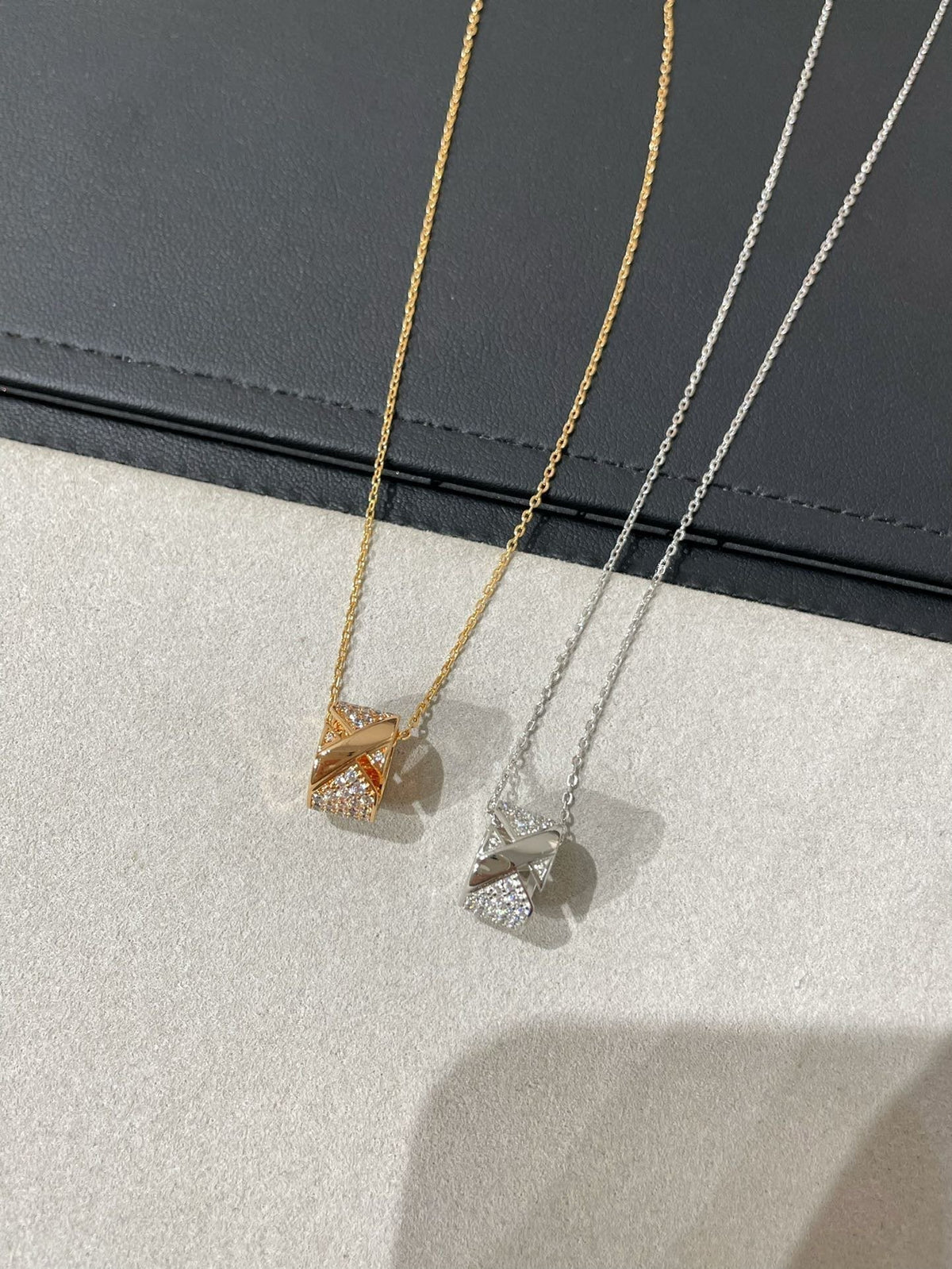 [⭐Spark]LIENS EVIDENCE DIAMOND PAVED NECKLACE
