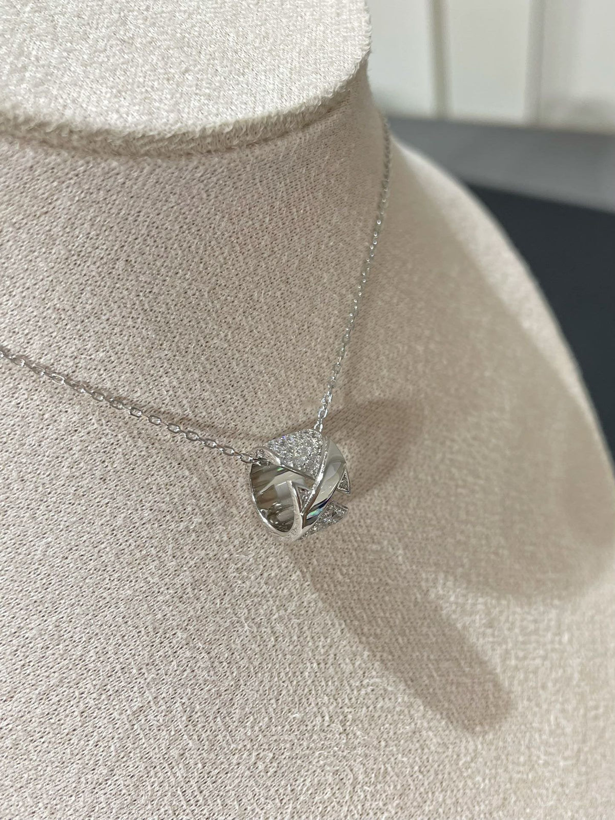 [⭐Spark]LIENS EVIDENCE DIAMOND PAVED NECKLACE