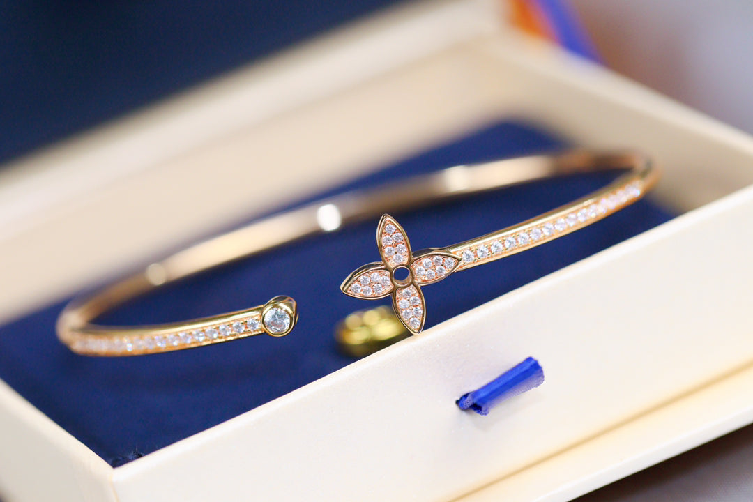 [⭐Spark]IDYLLE PINK GOLD OPEN BRACELET DIAMOND PAVED