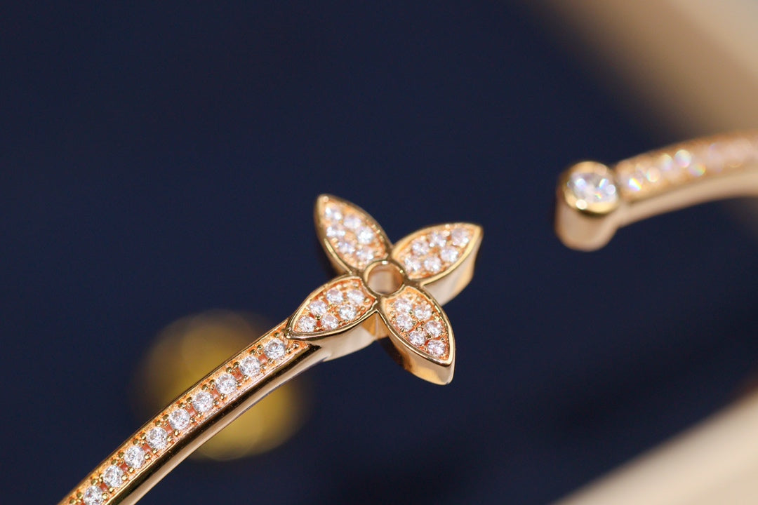 [⭐Spark]IDYLLE PINK GOLD OPEN BRACELET DIAMOND PAVED