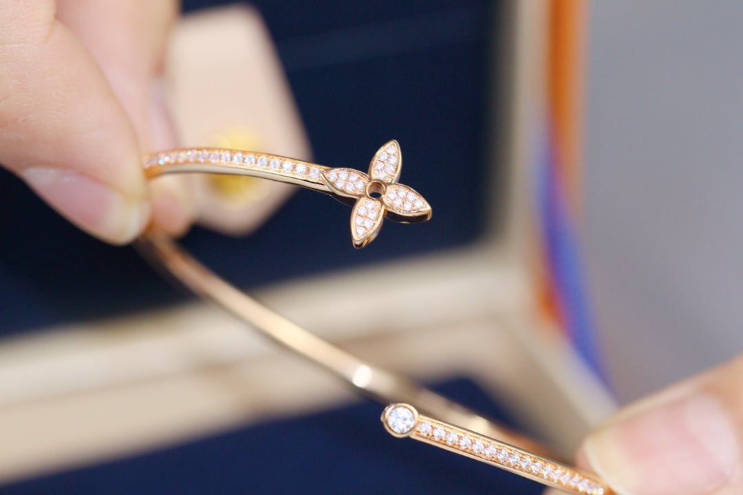 [⭐Spark]IDYLLE PINK GOLD OPEN BRACELET DIAMOND PAVED