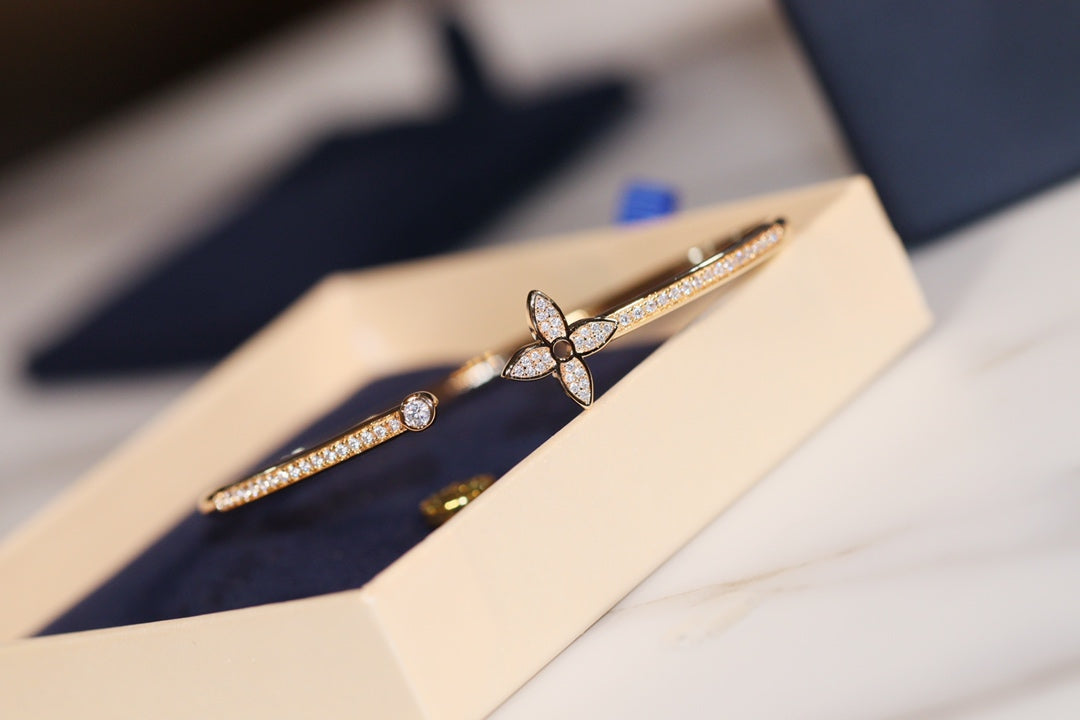 [⭐Spark]IDYLLE GOLD OPEN BRACELET DIAMOND PAVED