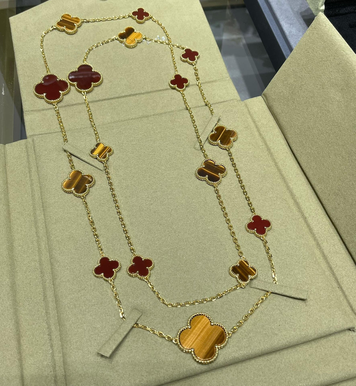 [⭐Spark]CLOVER 16 MOTIF CARNELIAN TIGER EYE ROSE GOLD NECKLACE