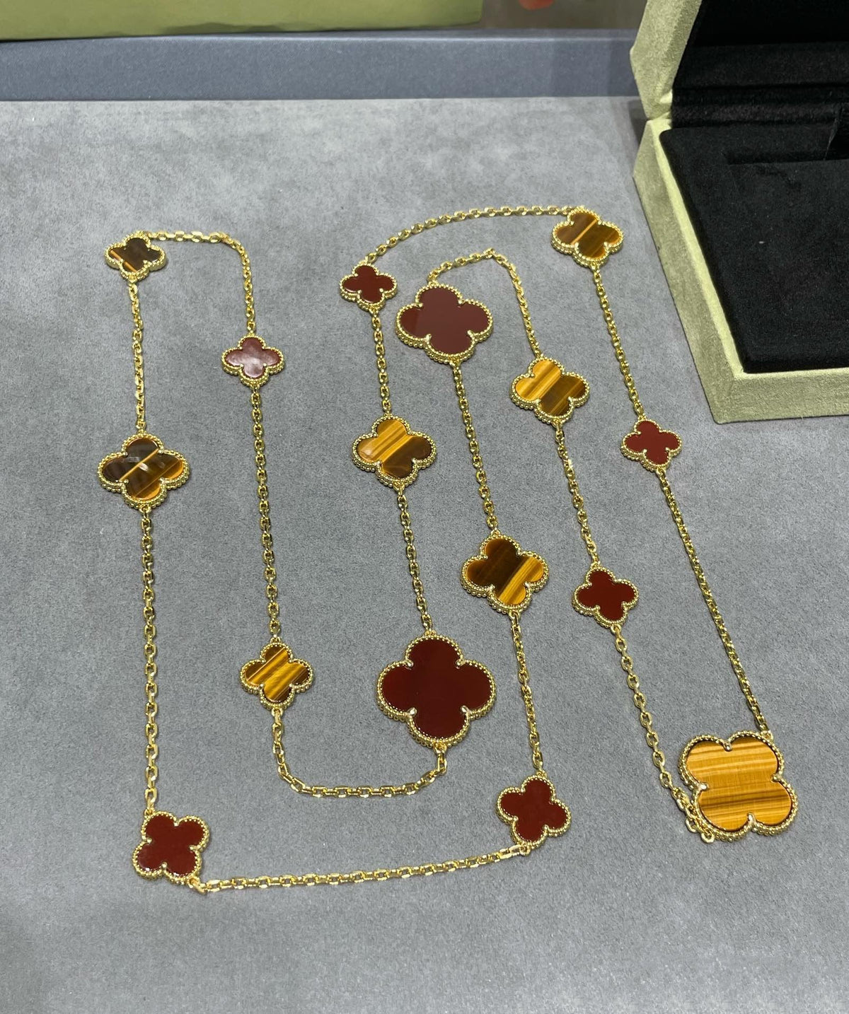 [⭐Spark]CLOVER 16 MOTIF CARNELIAN TIGER EYE ROSE GOLD NECKLACE