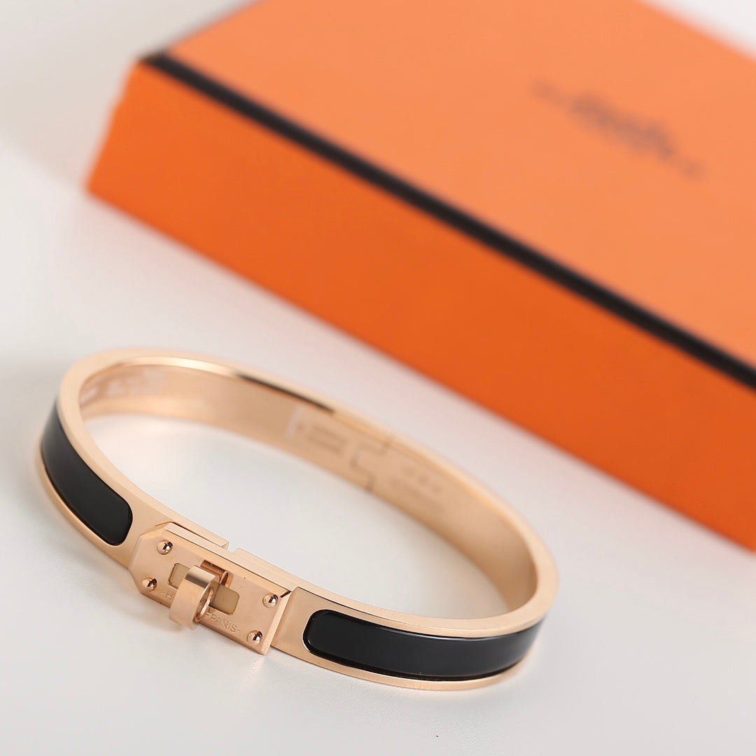[⭐Spark]HM KELLY BLACK BRACELET
