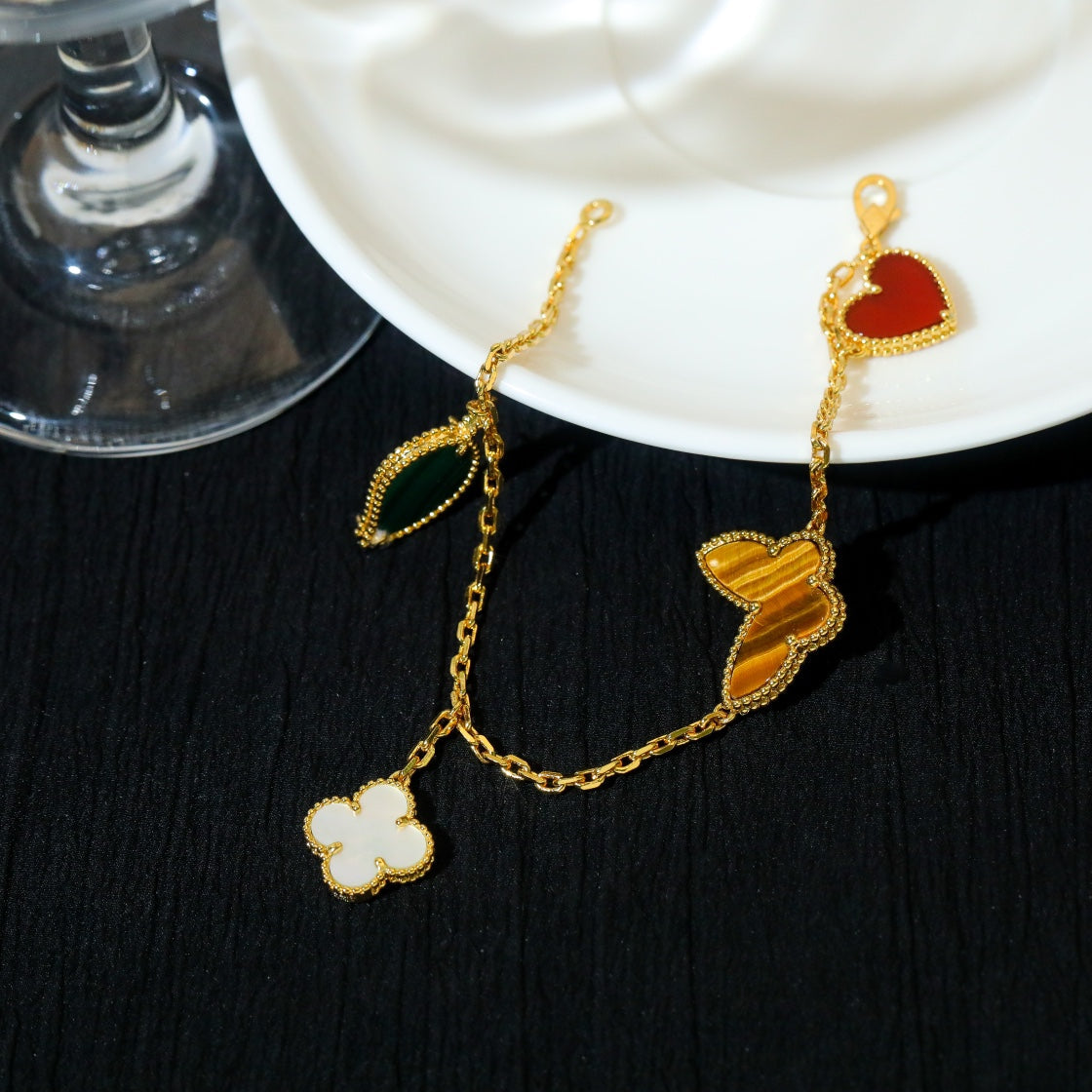 [⭐Spark]LUCKY SPRING 5 MOTIF GOLD BRACELET