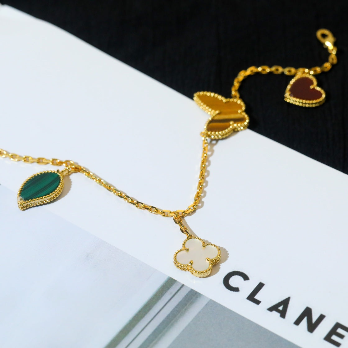 [⭐Spark]LUCKY SPRING 5 MOTIF GOLD BRACELET