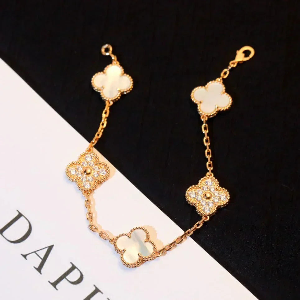 [⭐Spark]CLOVER WHITE PEARL MOP 5 MOTIF BRACELET COLLECTION